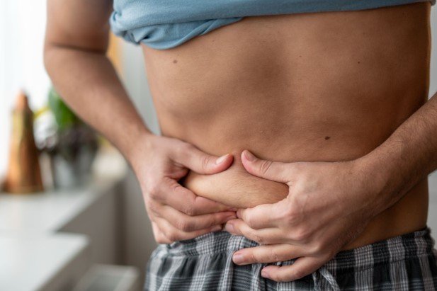 Leia mais sobre o artigo Gordura no fígado: o alerta que todo homem que bebe precisa ouvir